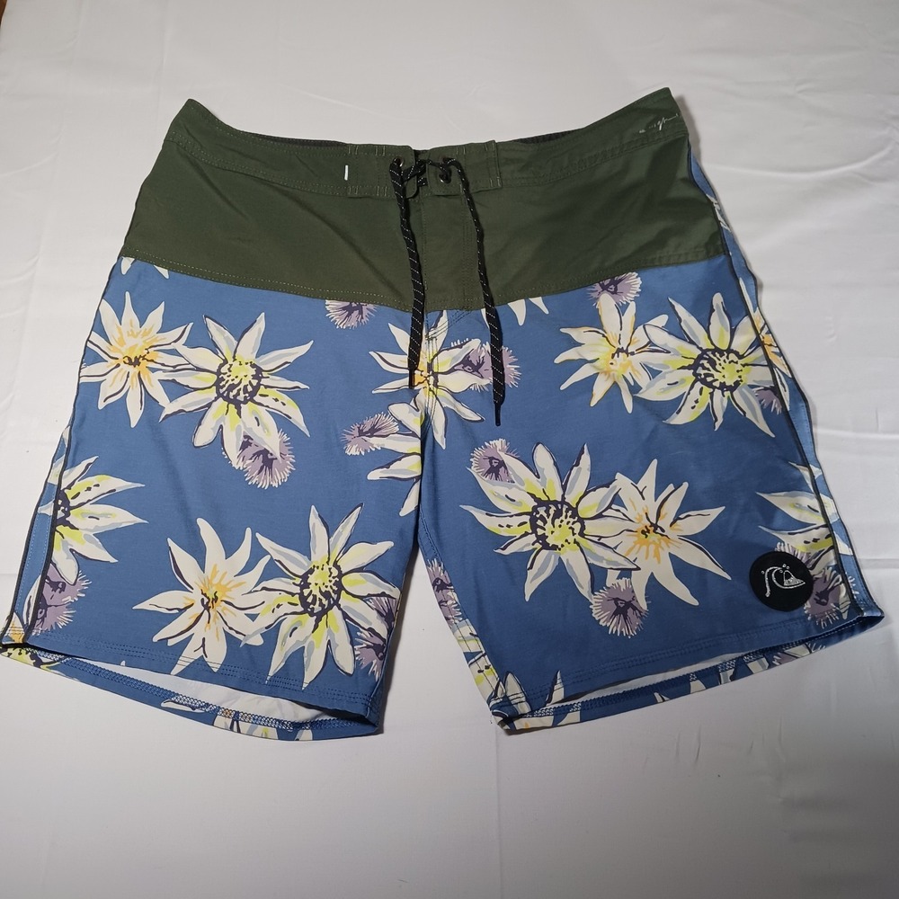 Quicksliver Men's Highline DryFlight  Board Shorts Sz 34 Olive Blue White Floral